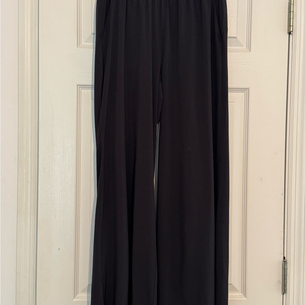 Vuori Charcoal Wide-Leg Pants